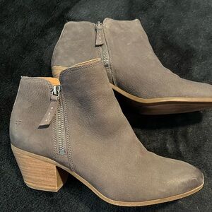 Frye Stylish Gray Ankle Boots